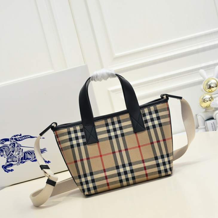Picture of Burberry Handbags _SKUfw226204581fw